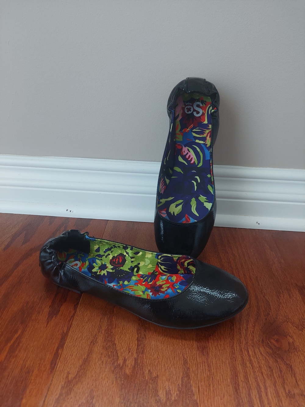 SO Black Ballet Flats with Colorful Floral Insole